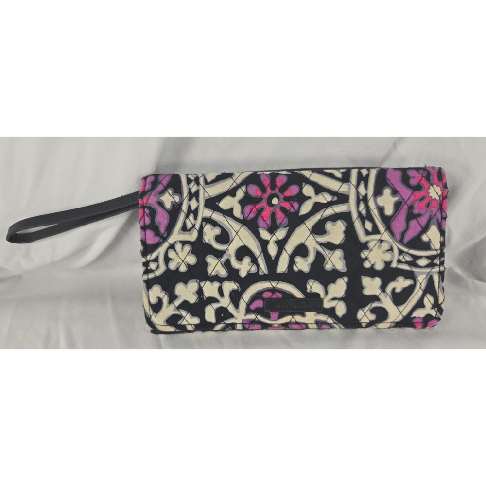 Vera Bradley Scroll Medallion 3 in 1 Wallet Wristlet Quilted Retired